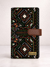 Passport Organizer | Cosmic Threads