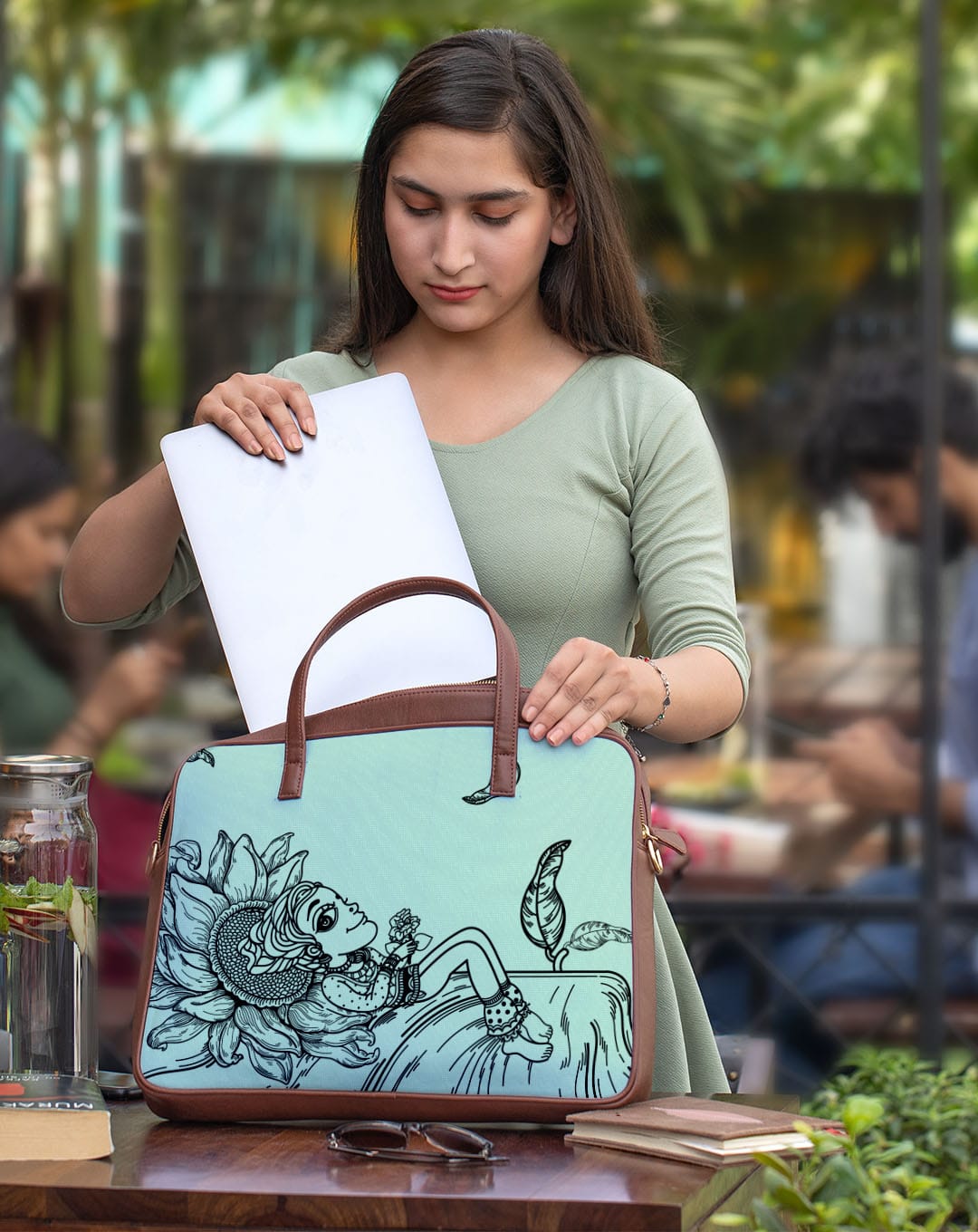 UBG-LAP-RT15-VLTN-OC7-21005-Model1