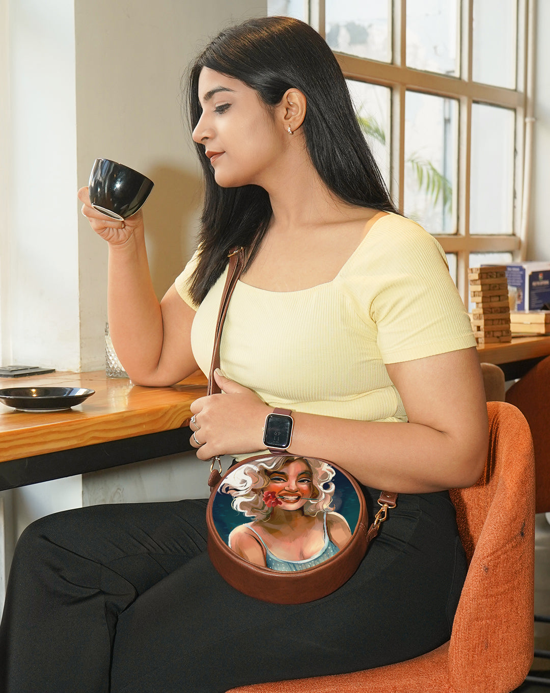 Round Sling Bag | The Blonde